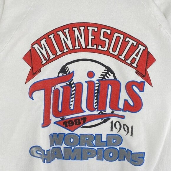 Retro Minnesota Twins World Series Crewneck Sweatshirt, Minnesota Twins MLB - Picture 2 of 4